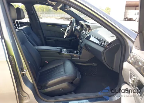 2011 Mercedes-Benz E 550 4Matic из США, поврежденный, VIN WDDHF9AB3BA302388